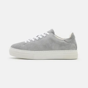 David Chunky Clean Suede Sneakers